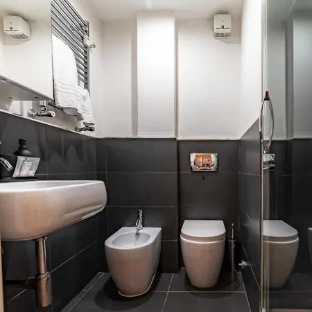 Azzurra - Metro Lodi בית הארחה רומא