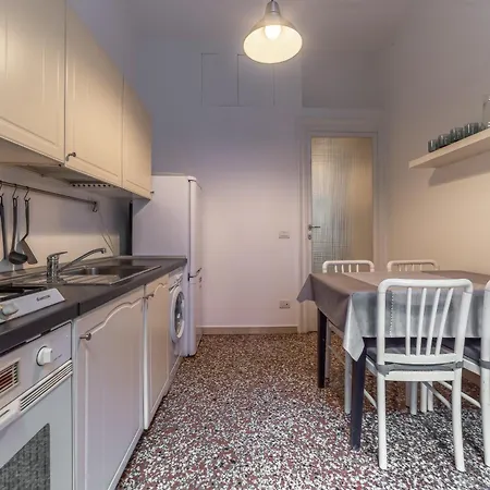 Azzurra - Metro Lodi בית הארחה